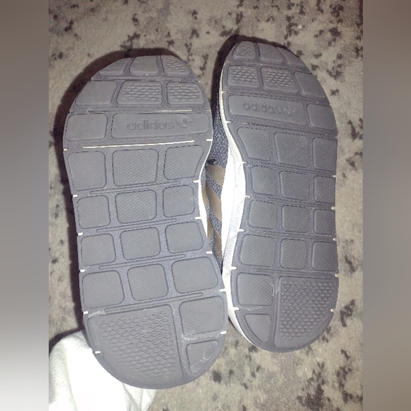 Kids Adidas Sneakers Size 11C - Picture 4 of 5